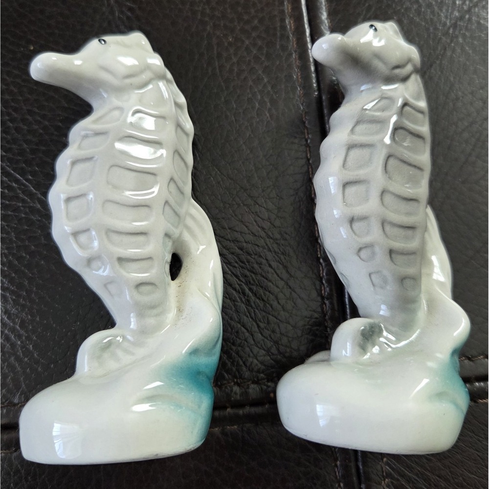Seahorse Salt/Pepper Shakers Vintage 1986 Decor Five &Dime Inc